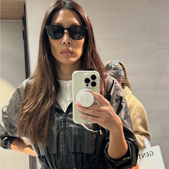 GENTLE MONSTER By Row black Sunglasses - Picture 2 of 8